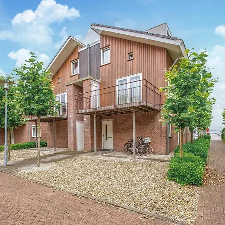 House In 456 Uitgeest